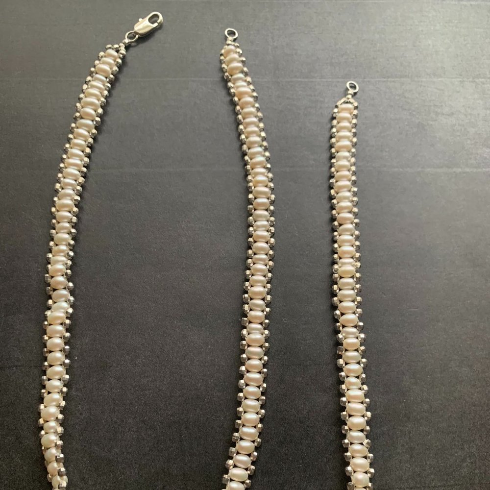 New genuine pearl set of necklace and bracelet